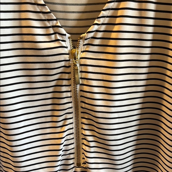 Express Blouse Bundle - Picture 10 of 11